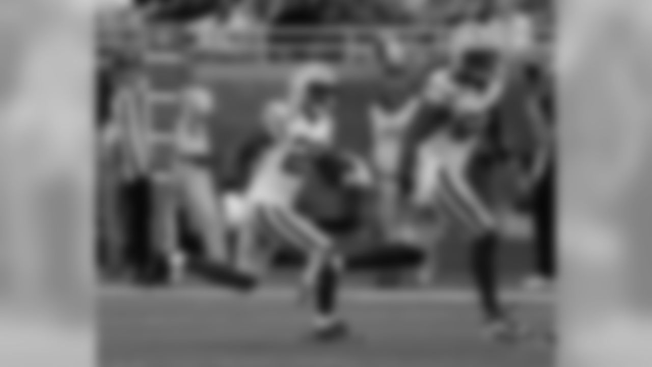 Packers CB Casey Hayward intercepts a pass against the Lions