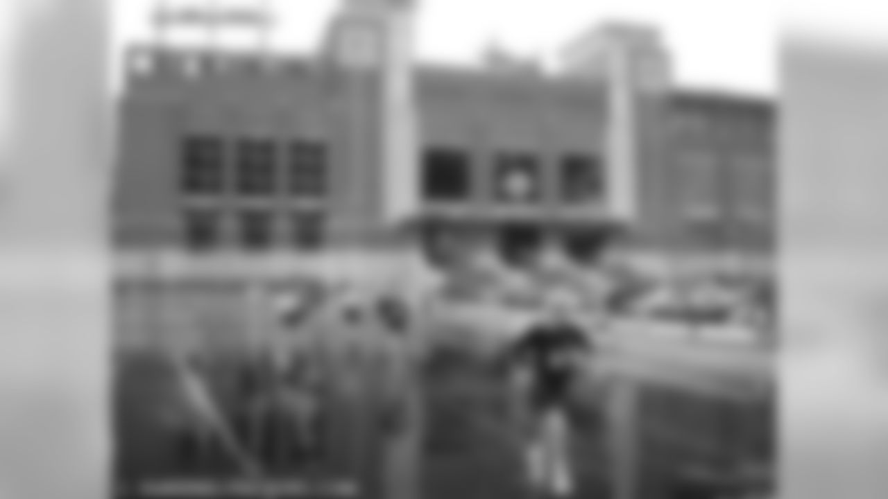 Green Bay Marathon Passes Through Lambeau Field