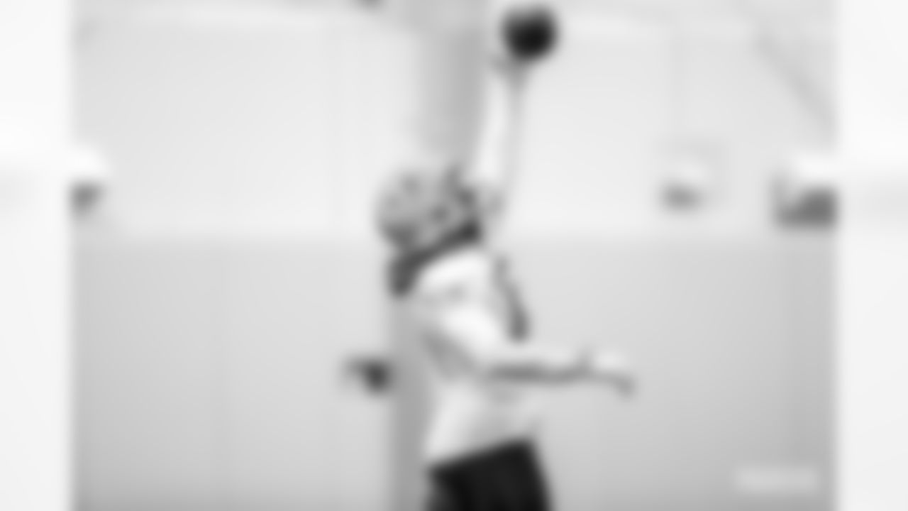 221130-evan-practice-gallery-2560022