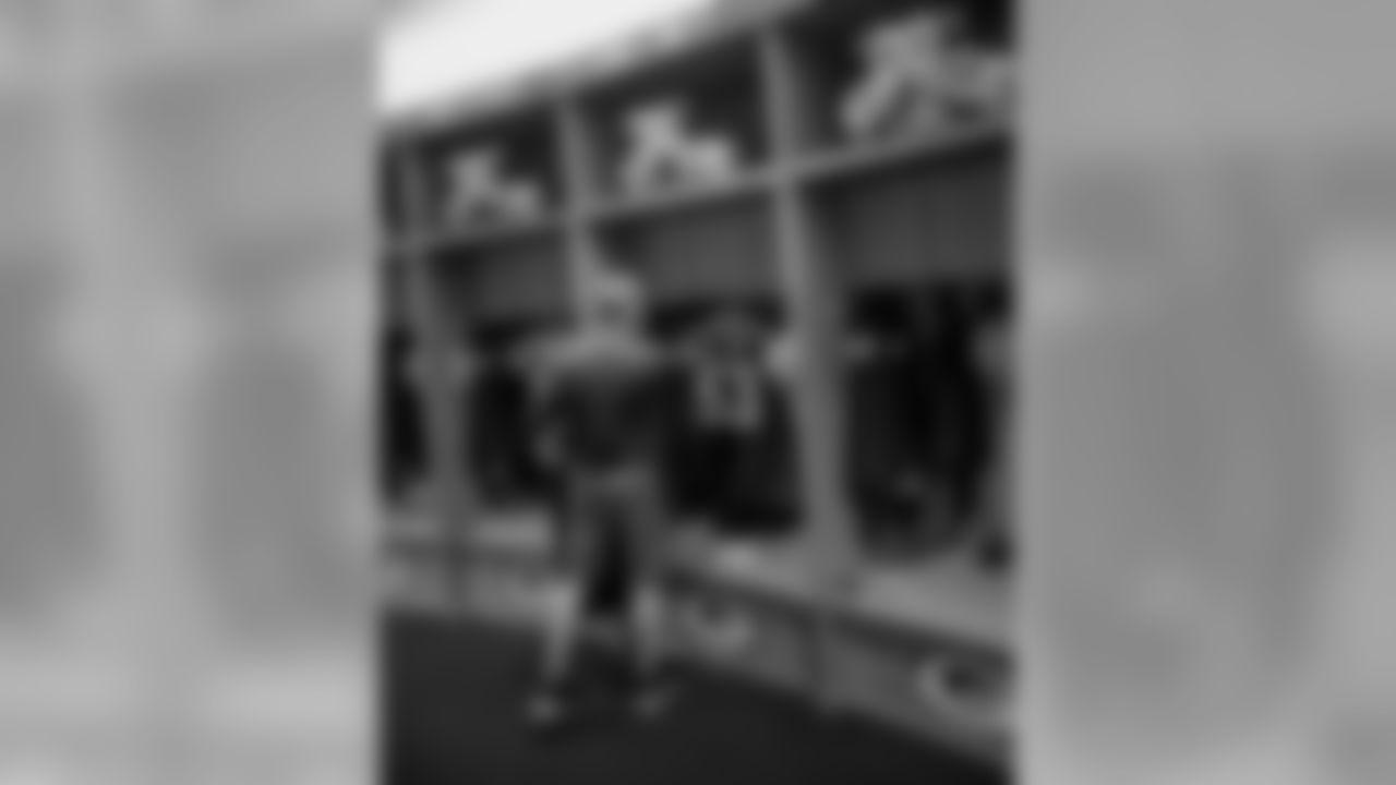 181111-locker-room-bobber-6