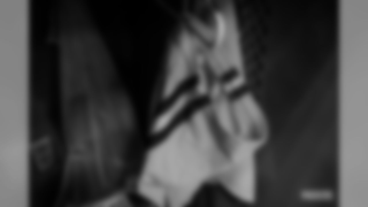 191201-packers-locker-room-bobber-WM-8
