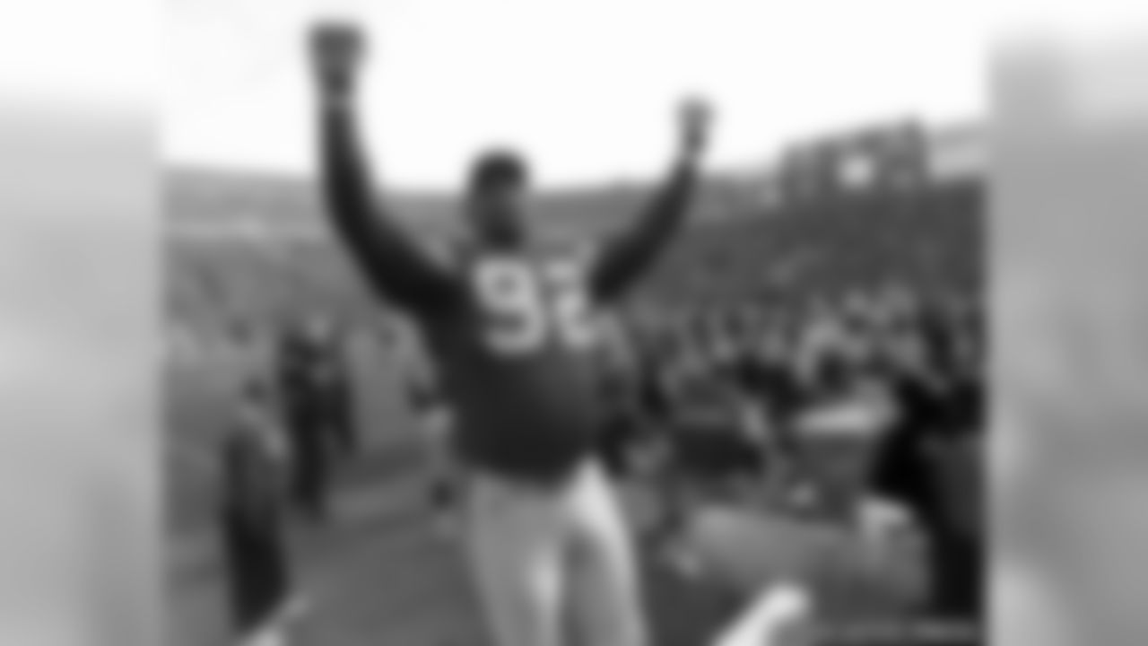 Photo Tribute To Reggie White