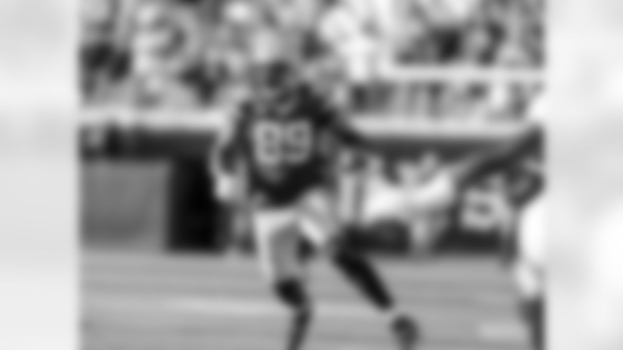 TE Marcedes Lewis