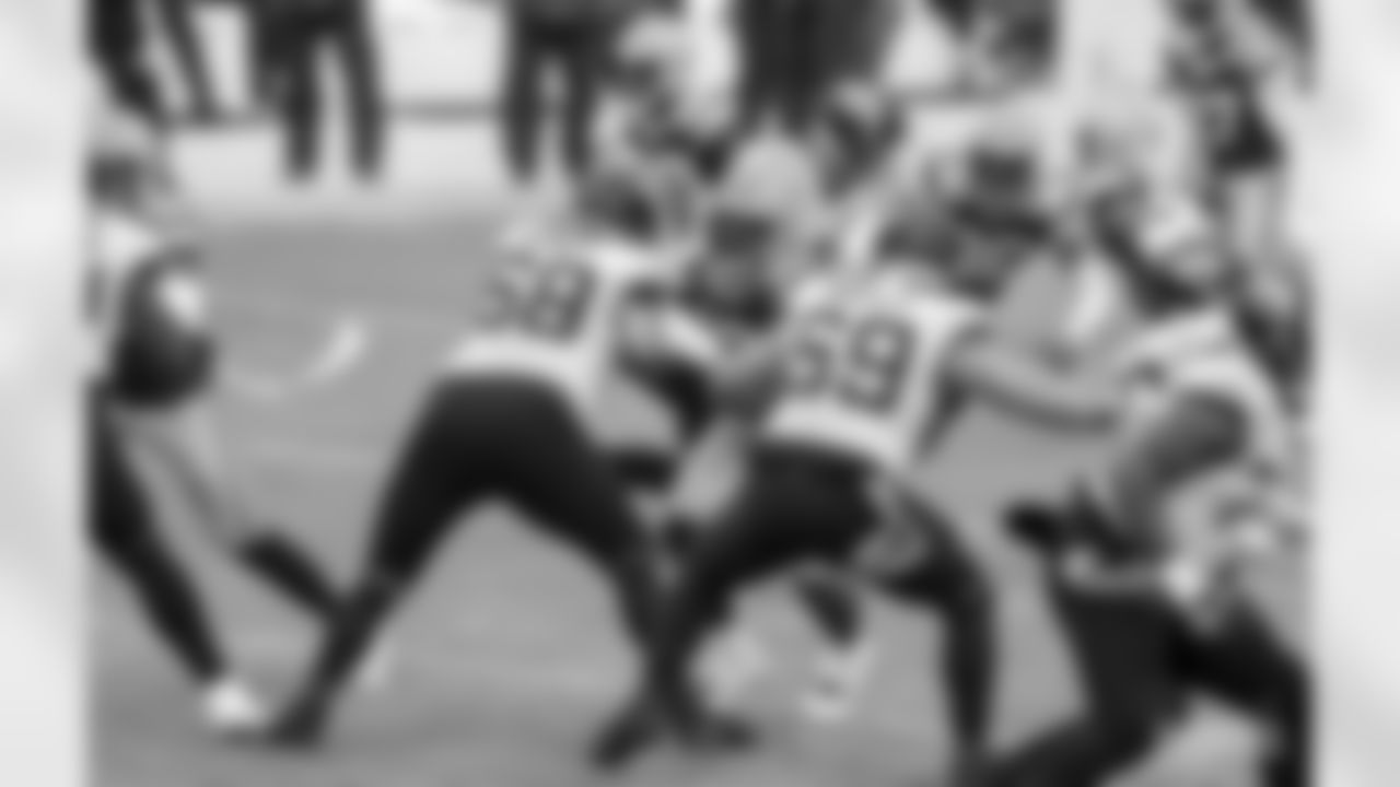 DL Kenny Clark
