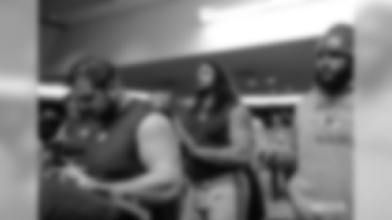 191111-locker-room-pass-15