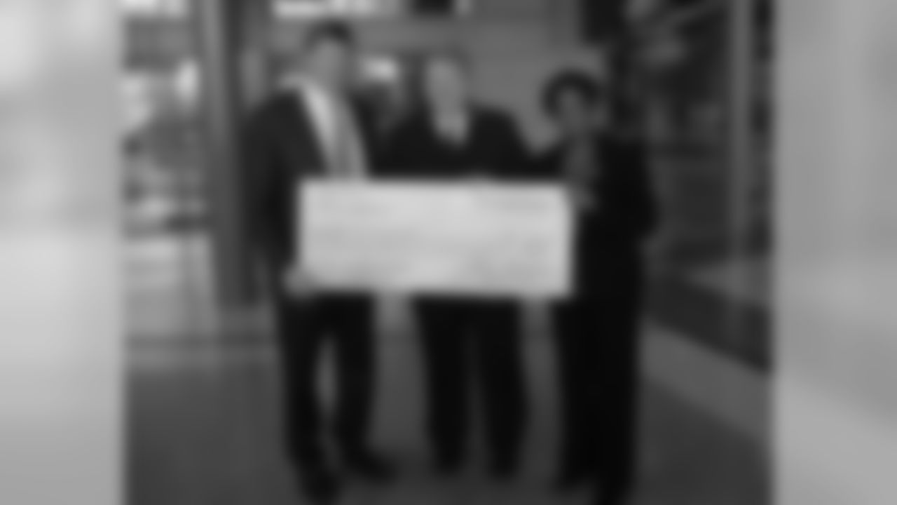 Roundy's Foundation, Packers Donate $40,000 To Hunger Relief