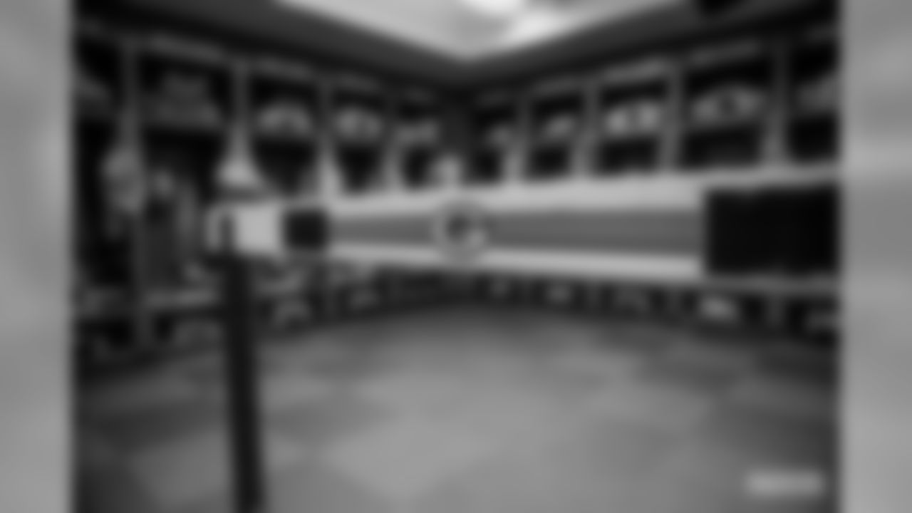 191229-locker-room-ford-field-bobber-WM-19