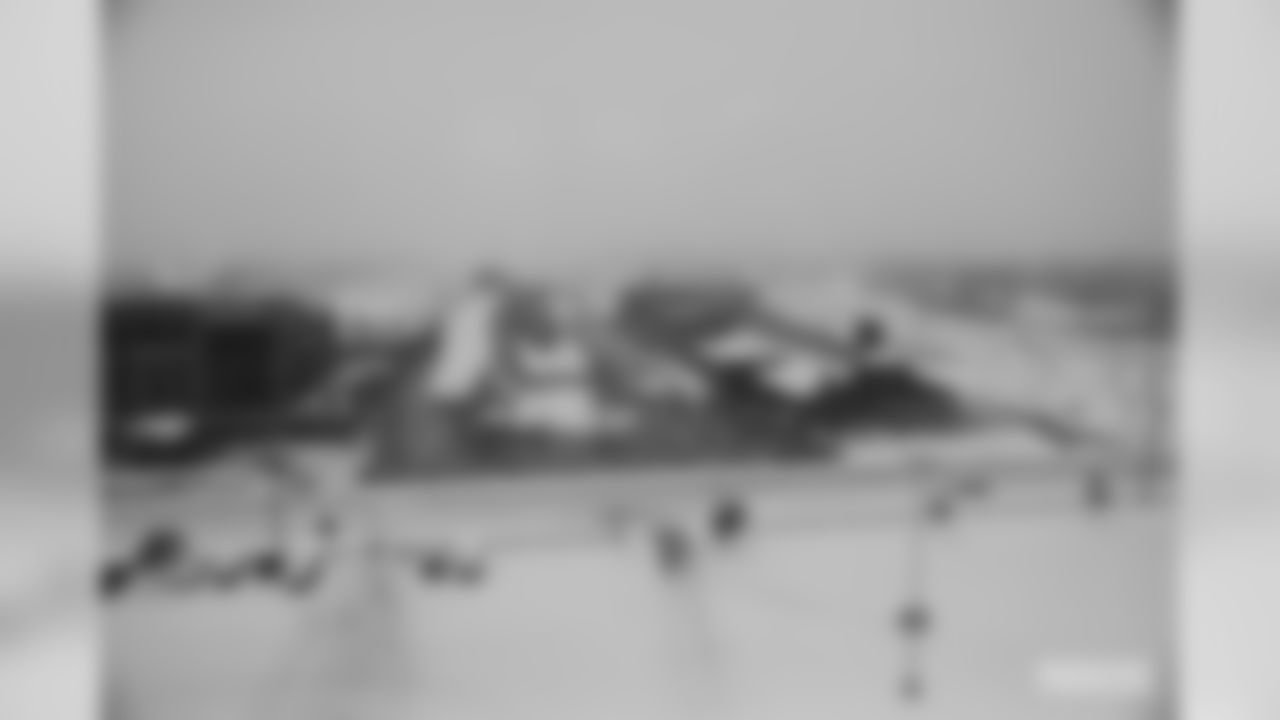 191106-snowfall-at-lambeau-14