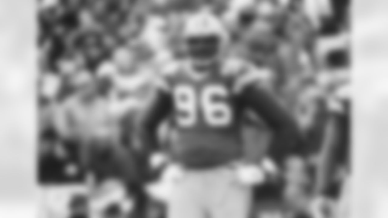 DE Sean Jones (1994-96)