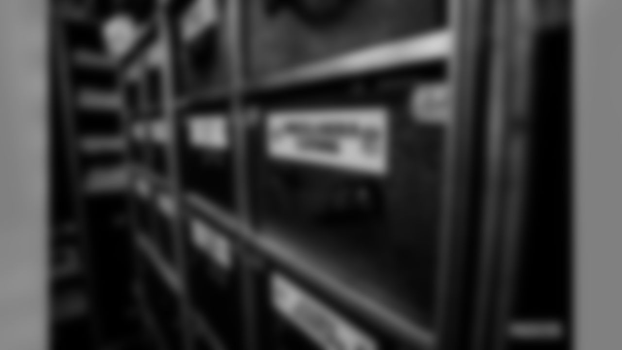 191201-packers-locker-room-bobber-WM-40