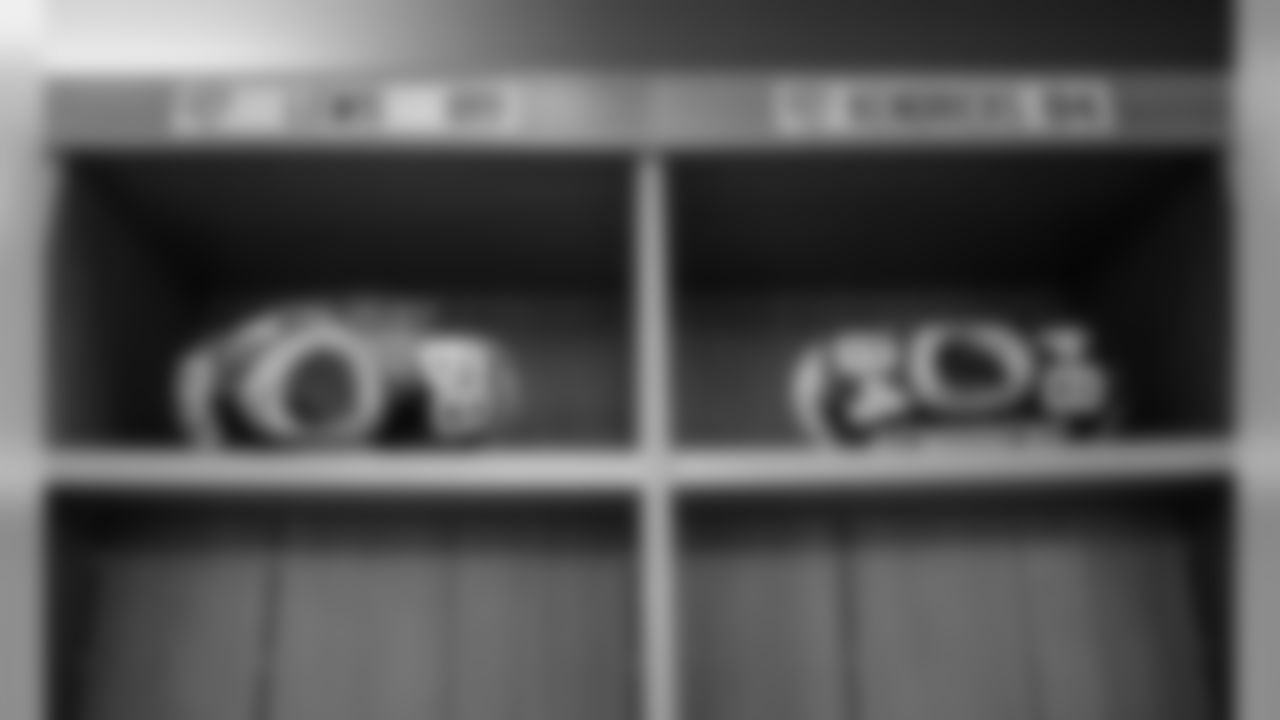 181202-locker-room-bobber-16