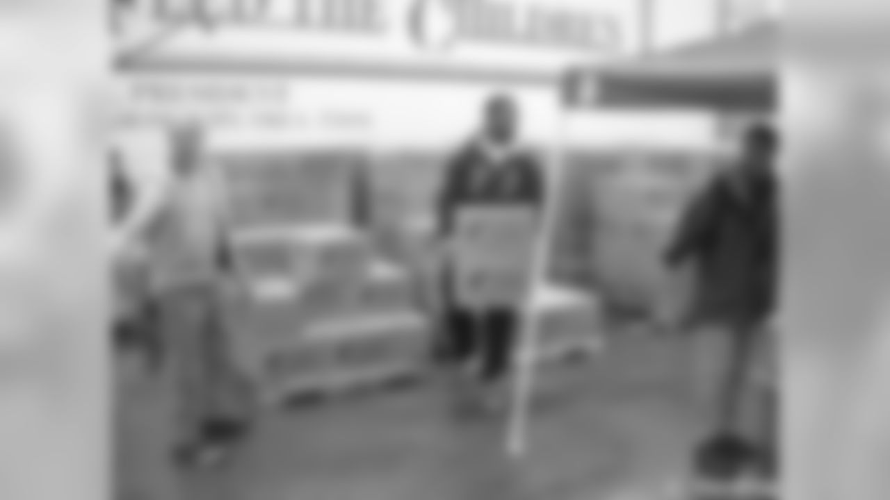 Ahman Green Teams With 'Feed The Children'