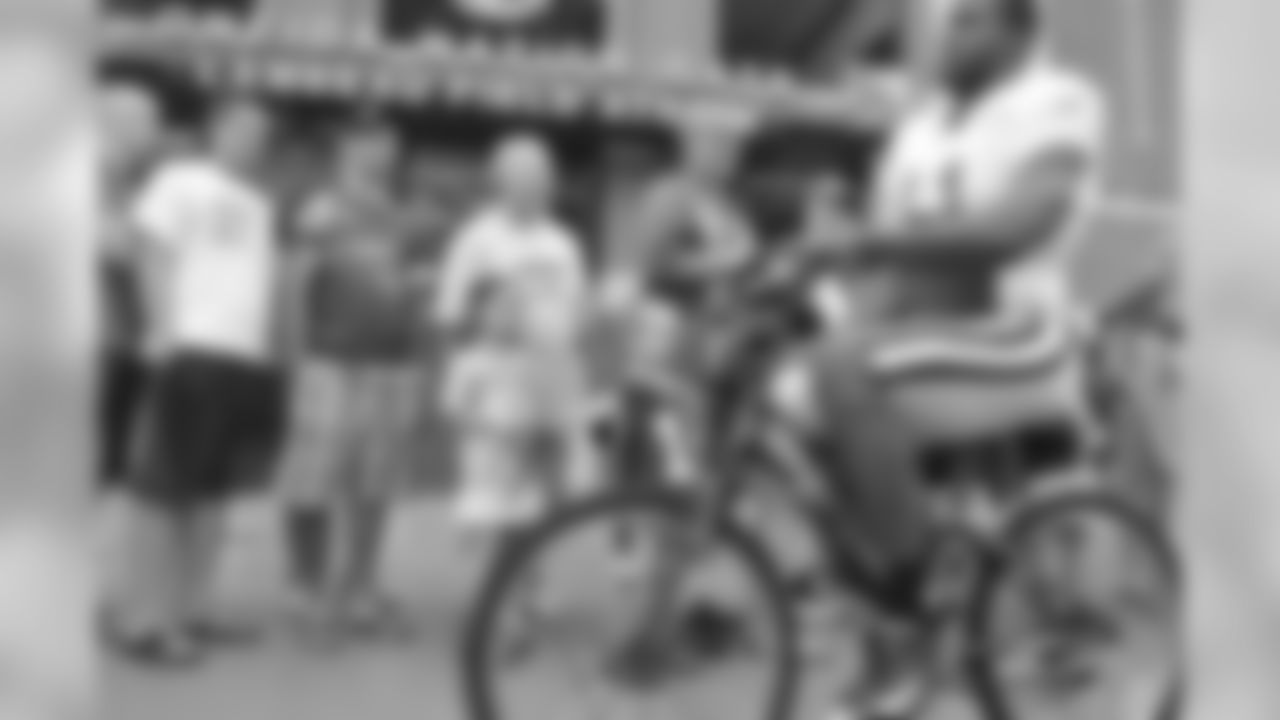 Packers-Biking