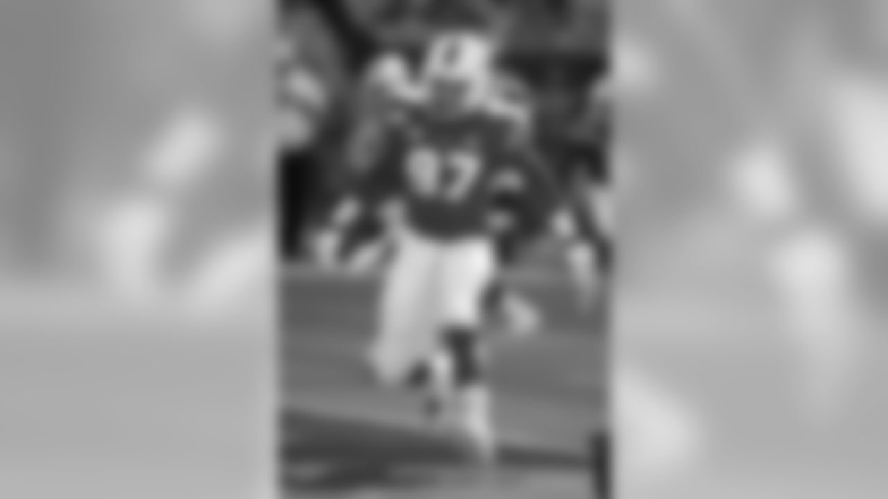 LB Jonathan Garvin