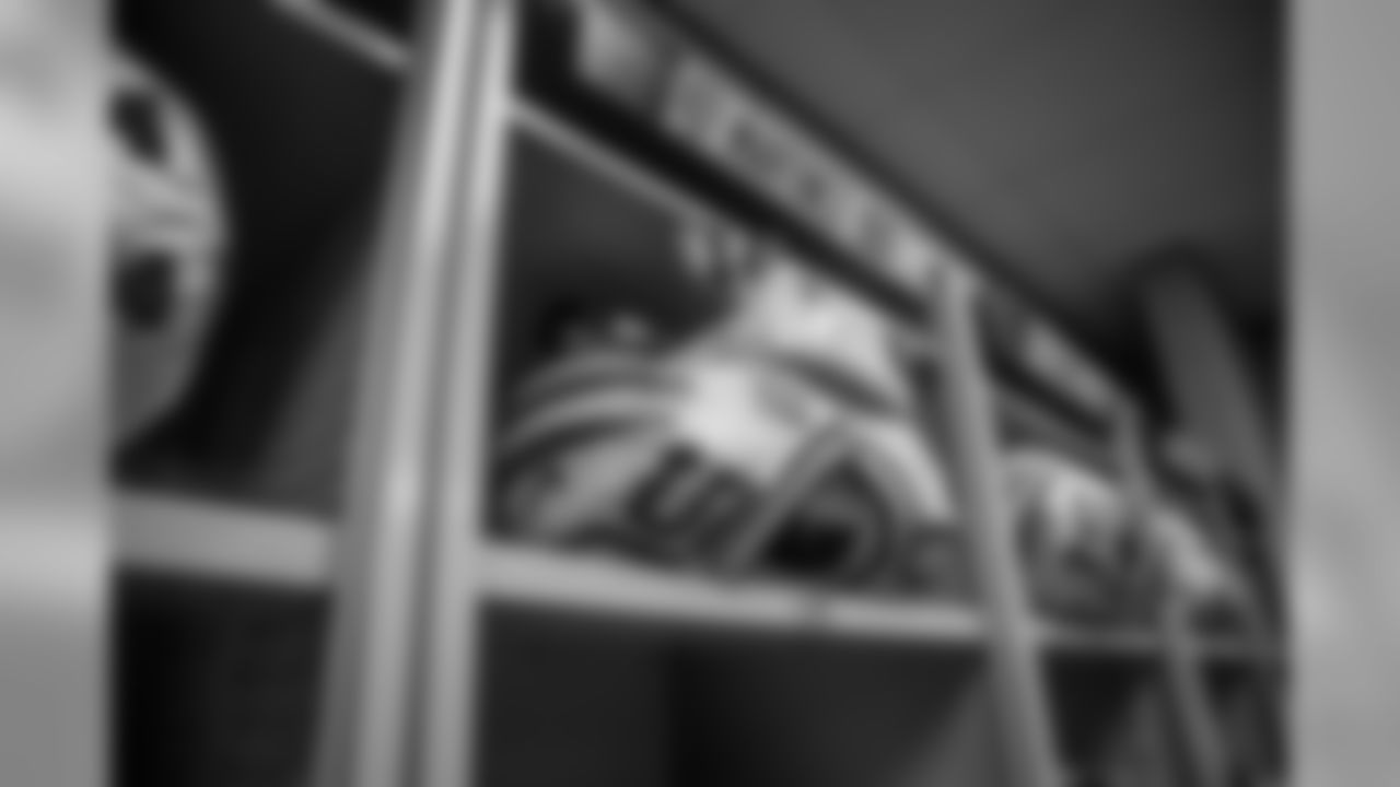 181125-packers-locker-room-bobber-6