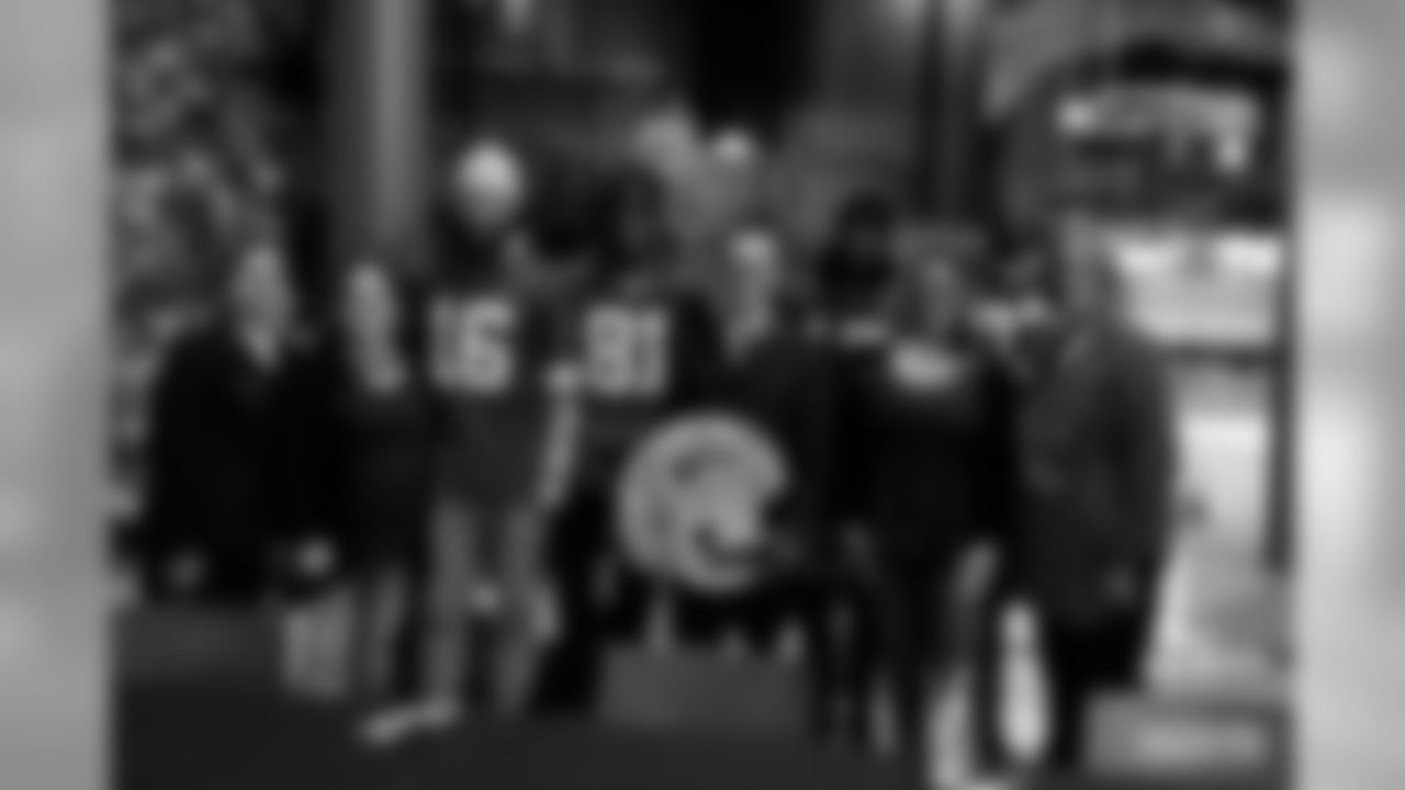 191216-salvation-army-signings-40