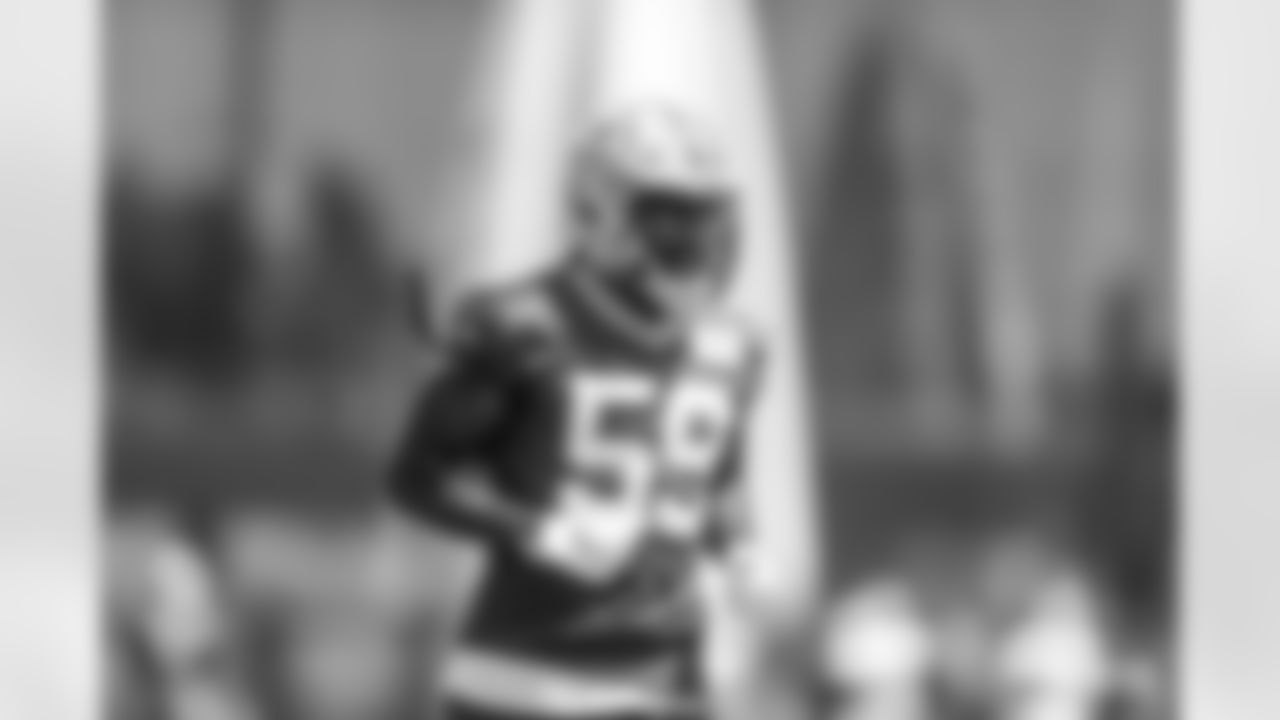 LB De'Vondre Campbell