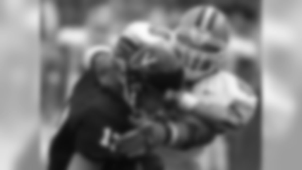 Started all 34 games during his career at North Carolina (1999-2001) and posted 167 tackles (128 solo), including 53 tackles for a loss, 30½ sacks, five interceptions, 18 passes defensed, five forced fumbles and two fumble recoveries