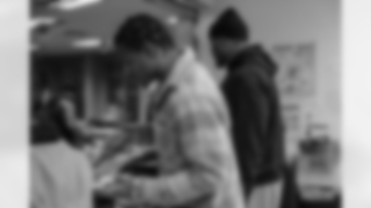 221123-thanksgiving-meal-2560027