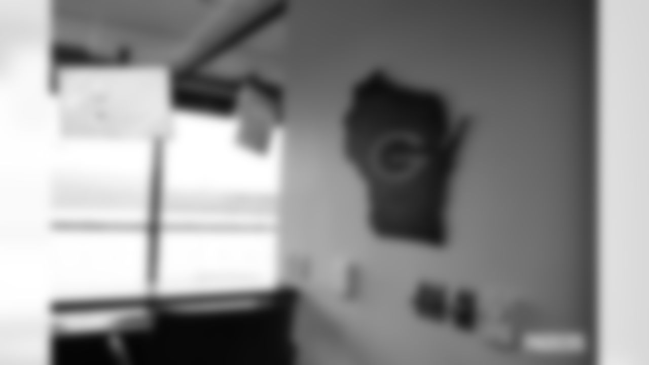230921-alumni-suite-stone-WM-016