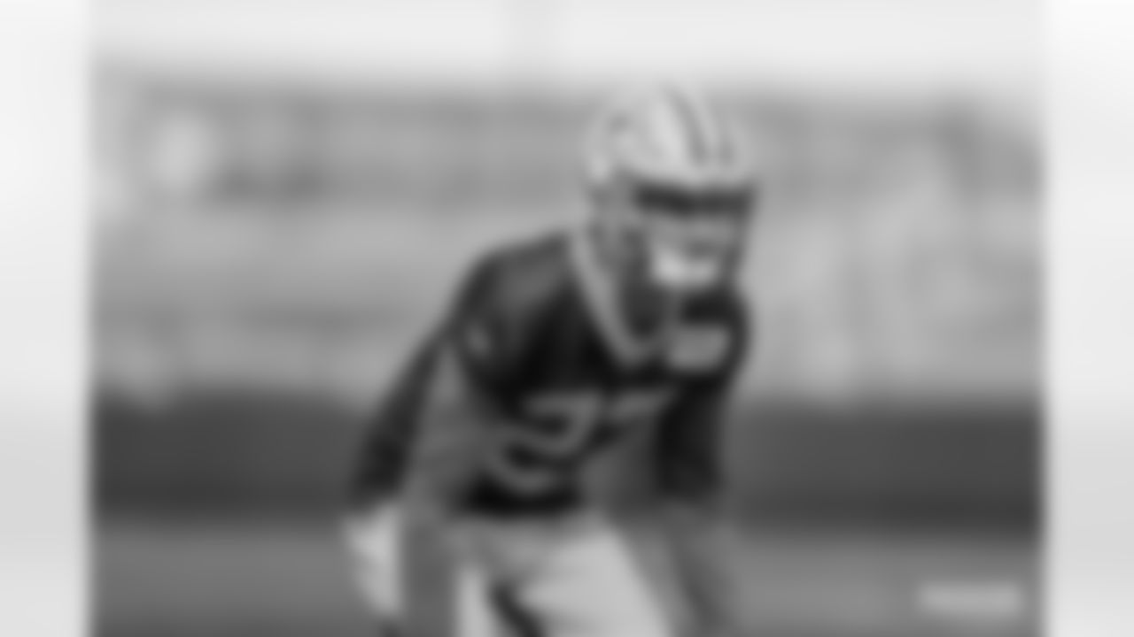 220506-rookie-minicamp-gallery-256021 (1)