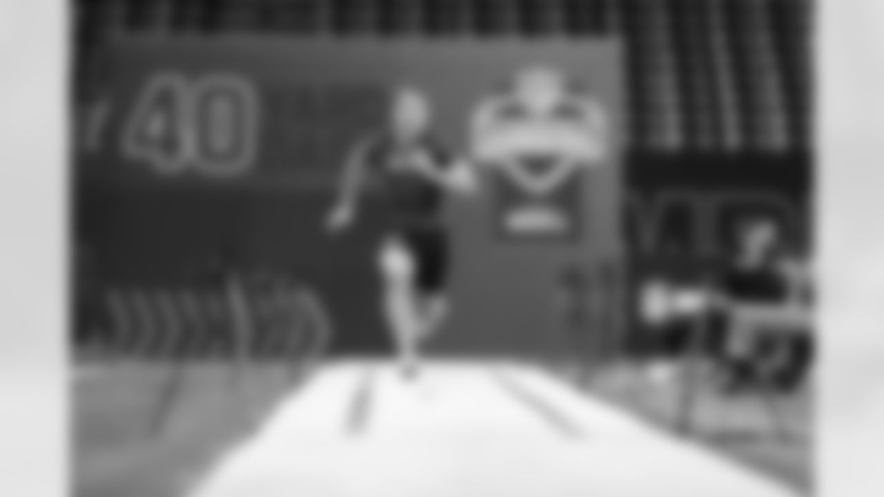 Clemson tight end Davis Allen runs the 40-yard dash during the 2023 Scouting Combine on Saturday, March 4, 2023 in Indianapolis, Indiana.