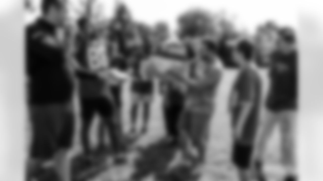 220913-football-outreach-gallery-2560073