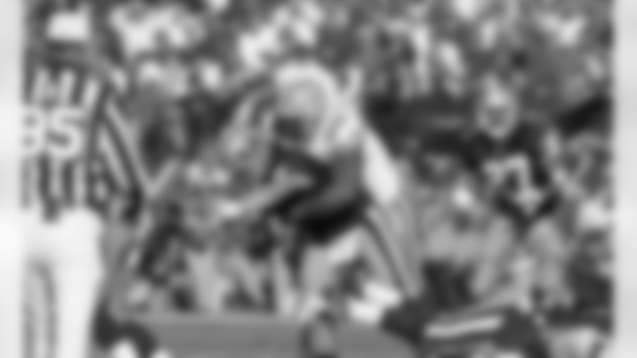 DE Reggie White (1993-98)
