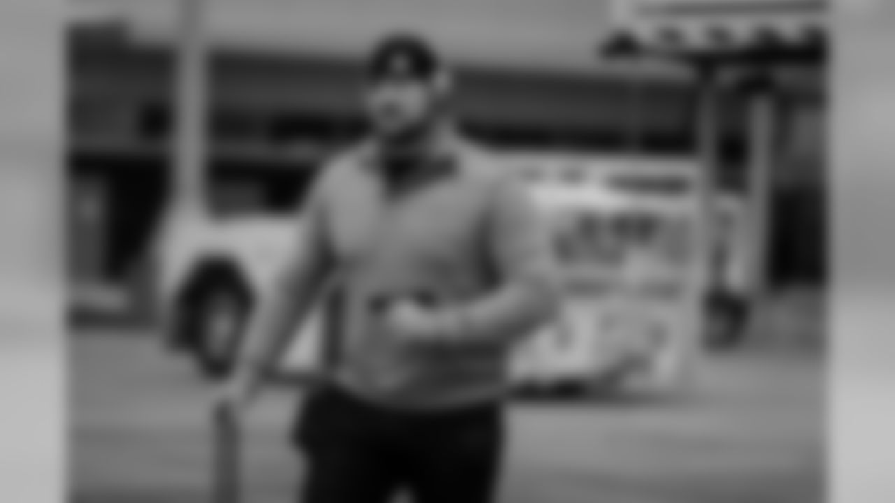 181124-packers-arrive-minneapolis-siegle-16