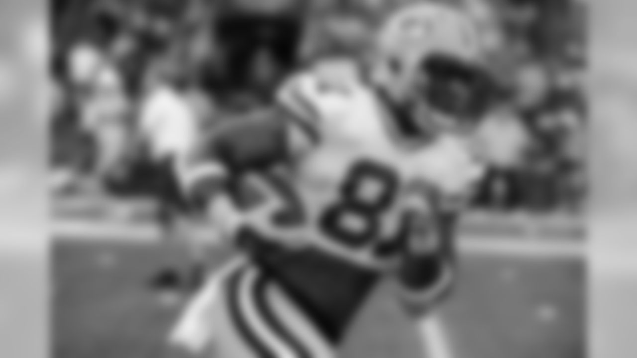 Quarless posted 62 yards receiving on five grabs at Detroit in Week 14 of 2010, the most receiving yards by a Green Bay rookie TE since Ron Kramer posted 68 at Detroit on Nov. 27, 1958.