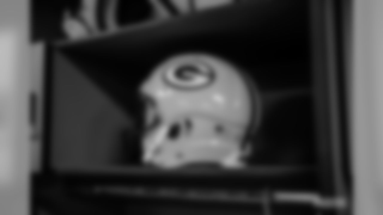 200119-locker-room-bobber-WM-004