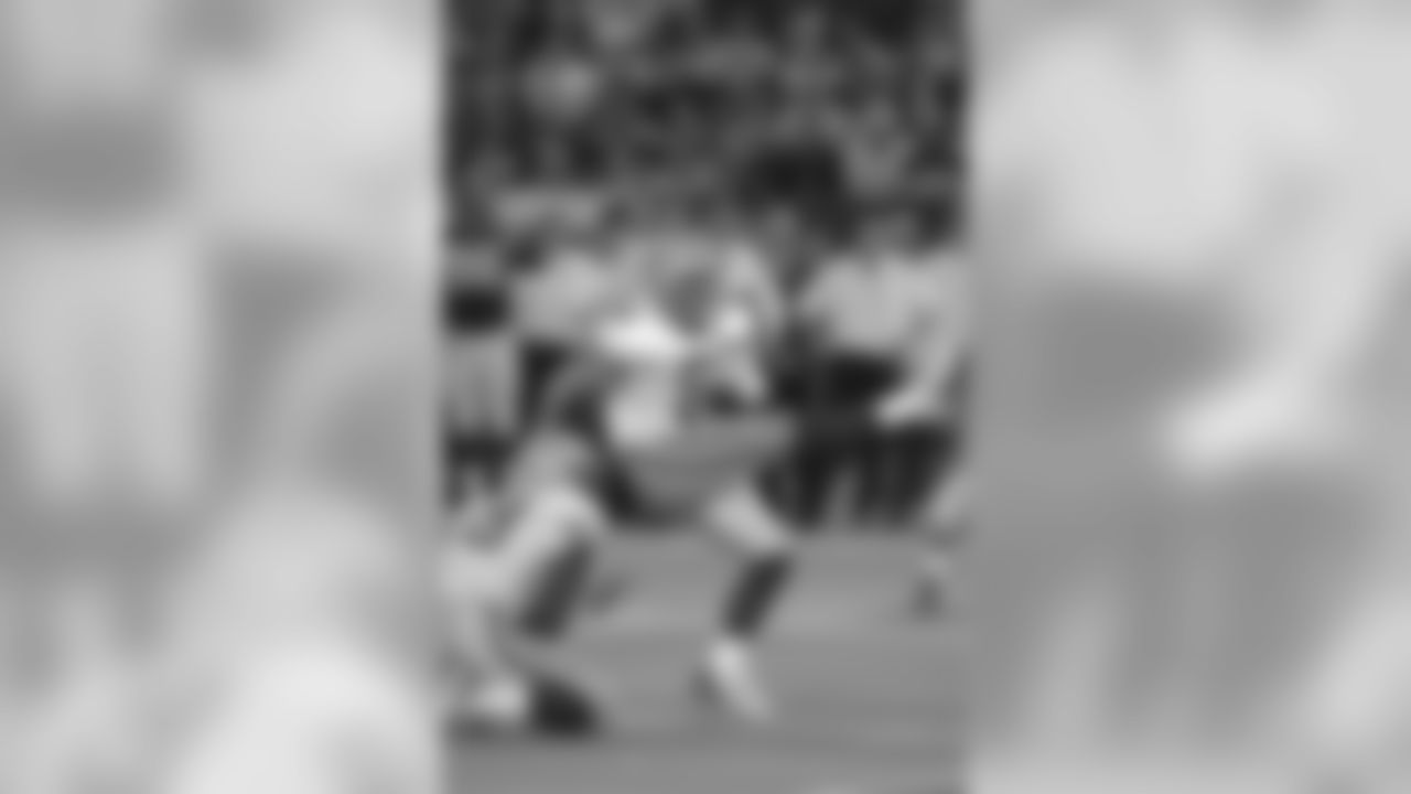 Nov. 2, 2003 - K Ryan Longwell kicks a field goal late in the fourth quarter that went on to be the deciding margin in the Packers' 30-27 win. The Packers have scored 30-plus points in six of their last eight regular-season games against Minnesota, averaging 33.7 points per game over that span. That included a 42-point game earlier this season, a 44-point outing at Minnesota last season in Week 8, the most points ever scored by Green Bay at the Metrodome, and a 45-point effort at Lambeau Field in 2011.