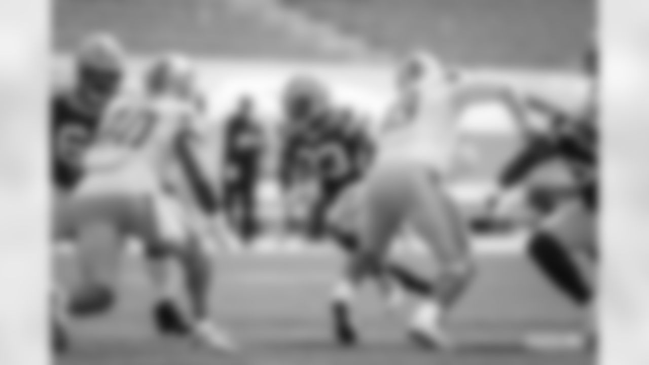 RB Aaron Jones