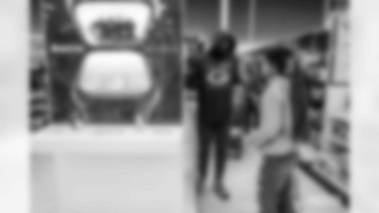 221215-tariq-target-shopping-2560015