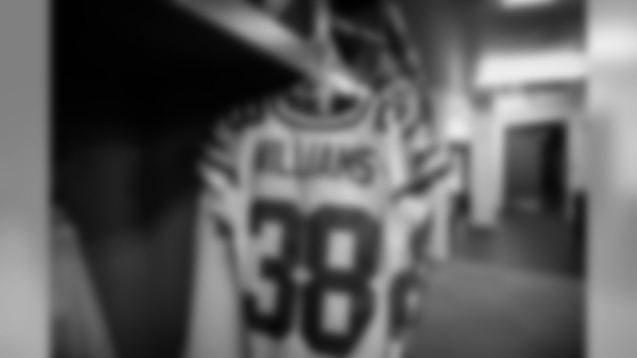 181007-locker-room-ford-field-bobber-6