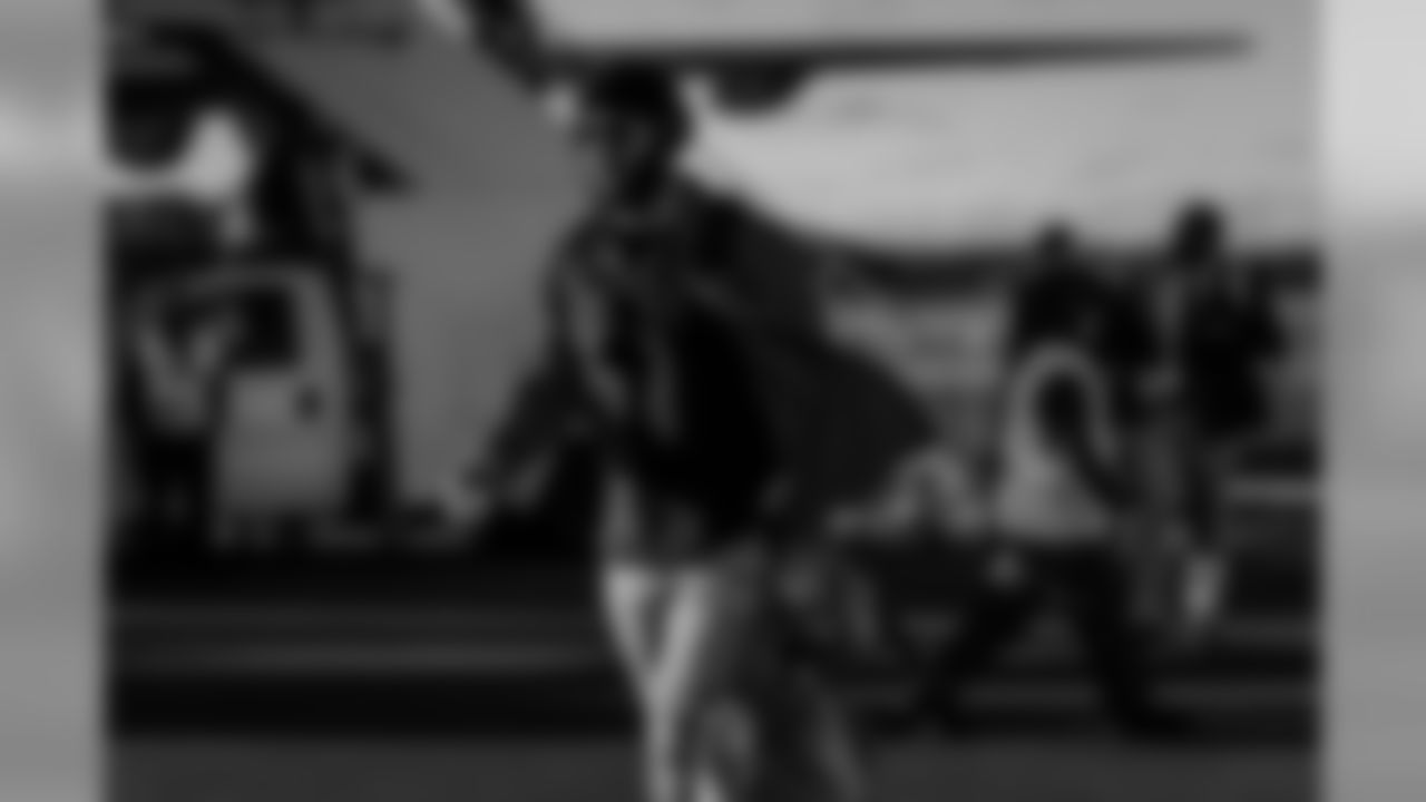 181103-packers-land-boston-siegle-4