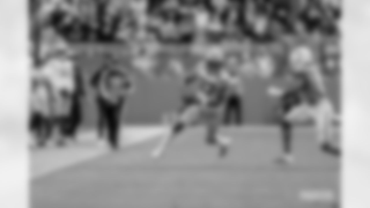 221225-packers-dolphins-siegle-WM-215