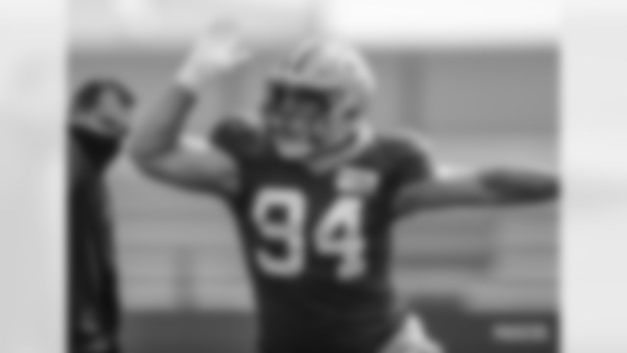 DL Dean Lowry