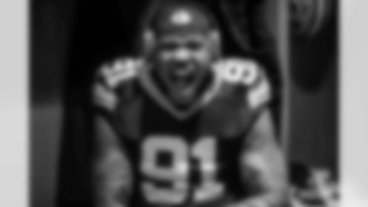 221220-locker-room-EA-2560012