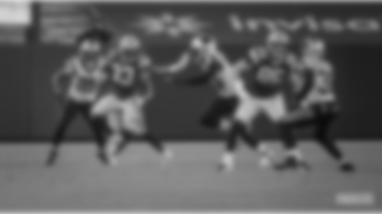 RB Aaron Jones