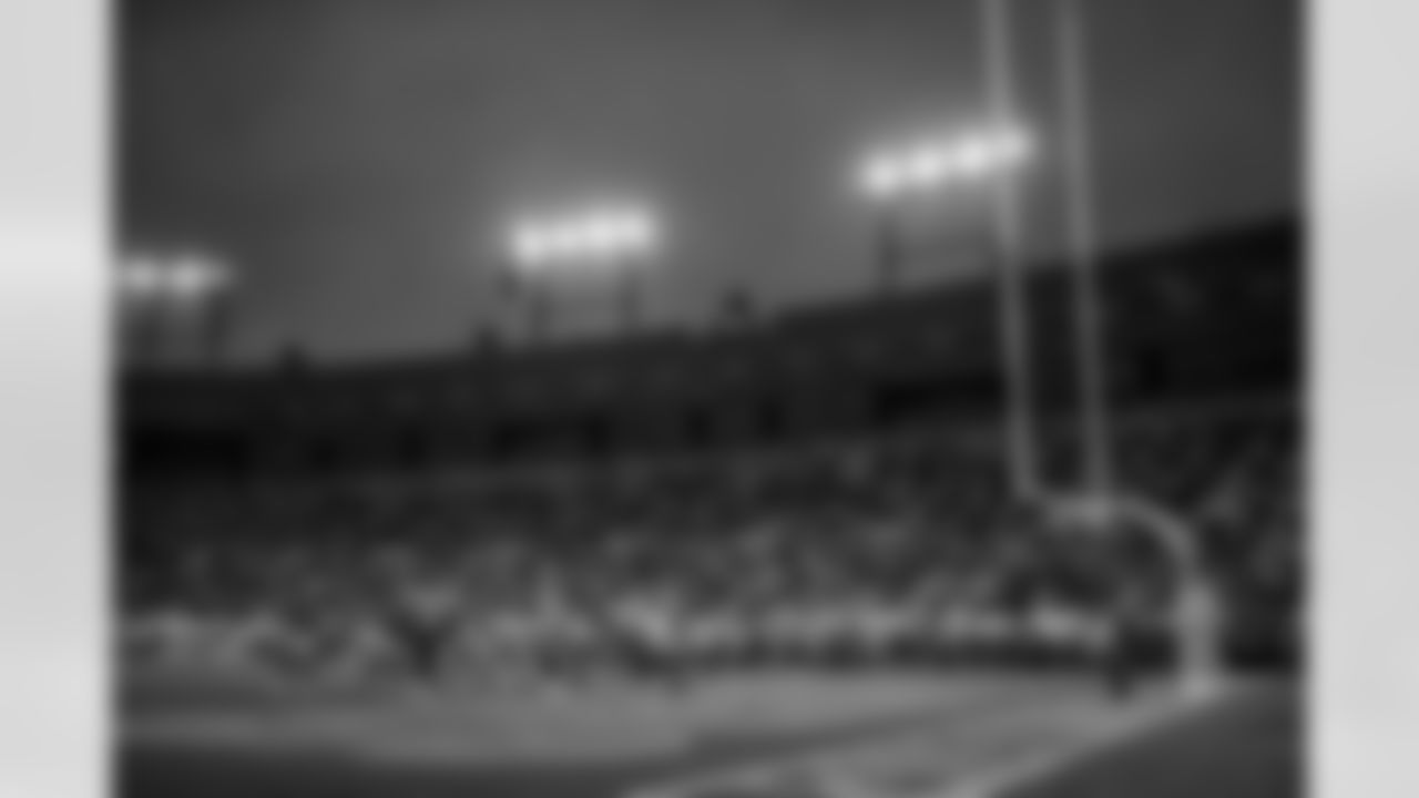 Home vs. Los Angeles Rams