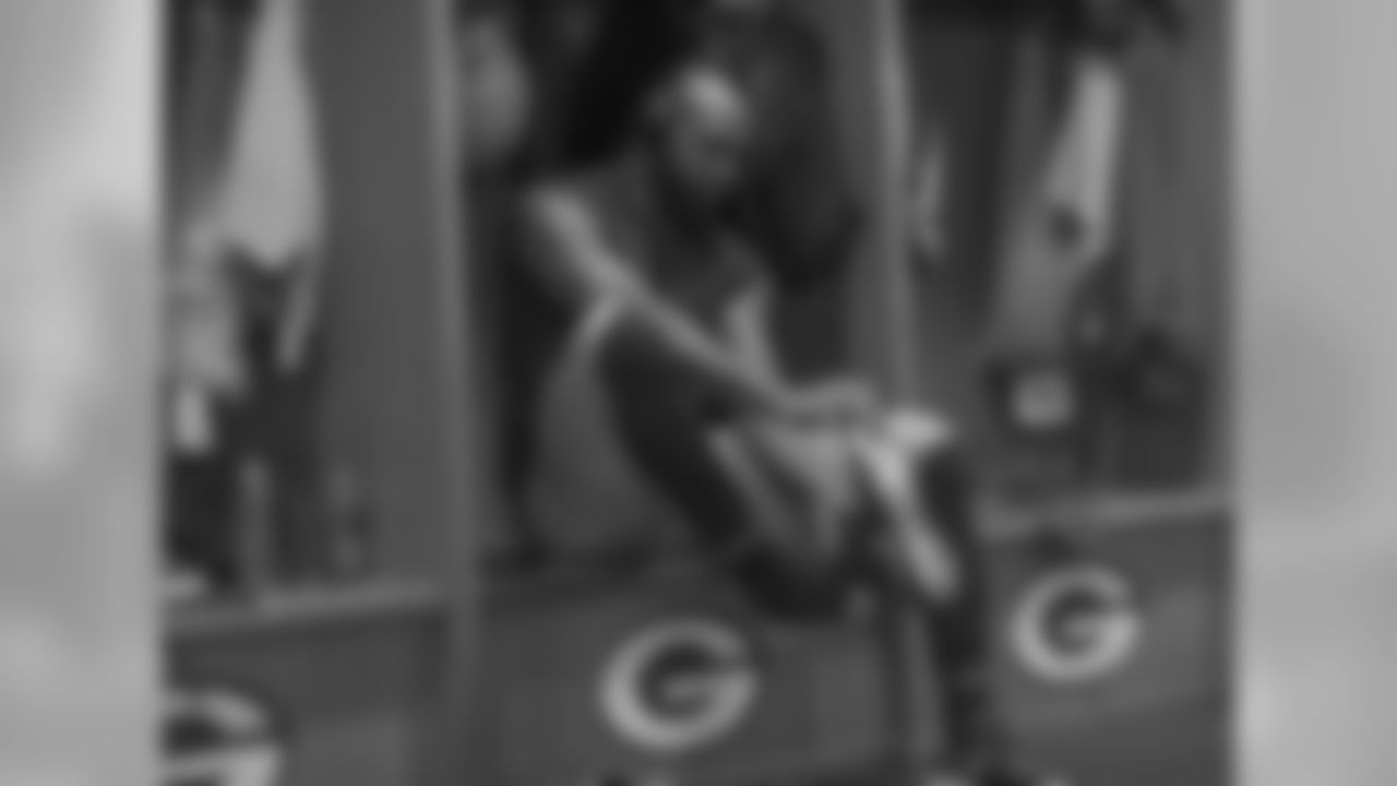 190922-locker-room-19