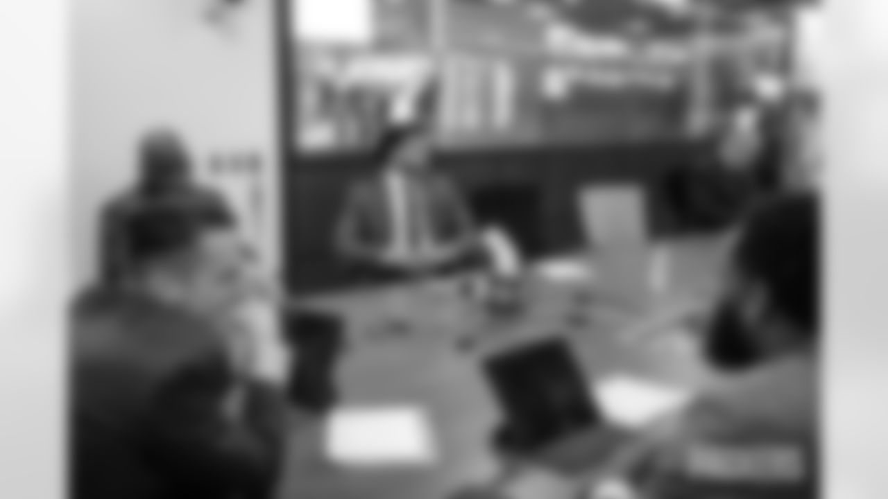 230427-draft-room-gallery-2560-7