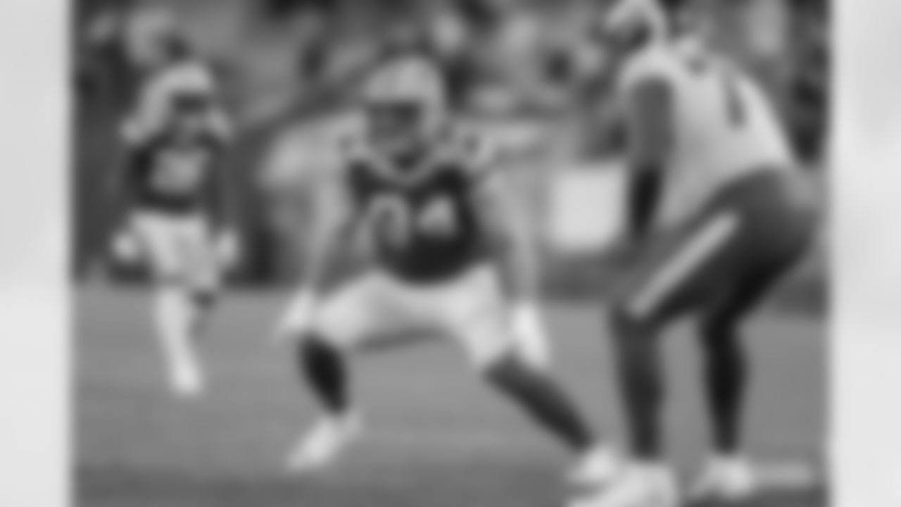 DL Dean Lowry