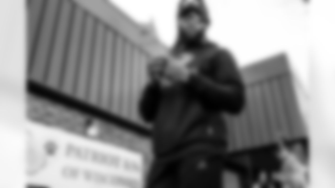 221102-k9-gallery-2560044