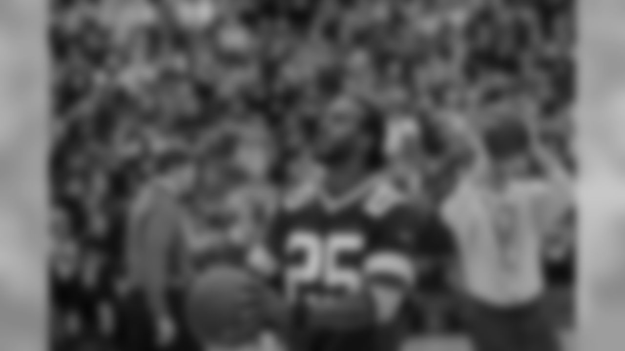190410-tailgate-tour-marshfield-high-18