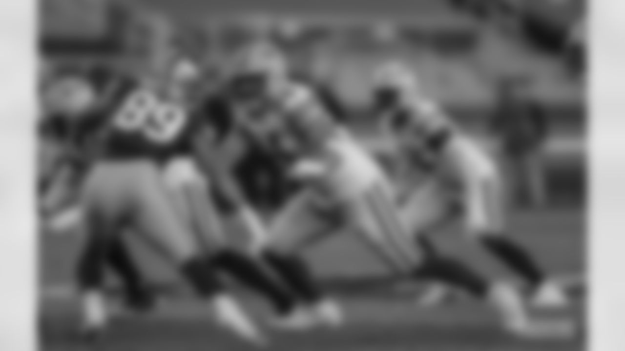DL Dean Lowry