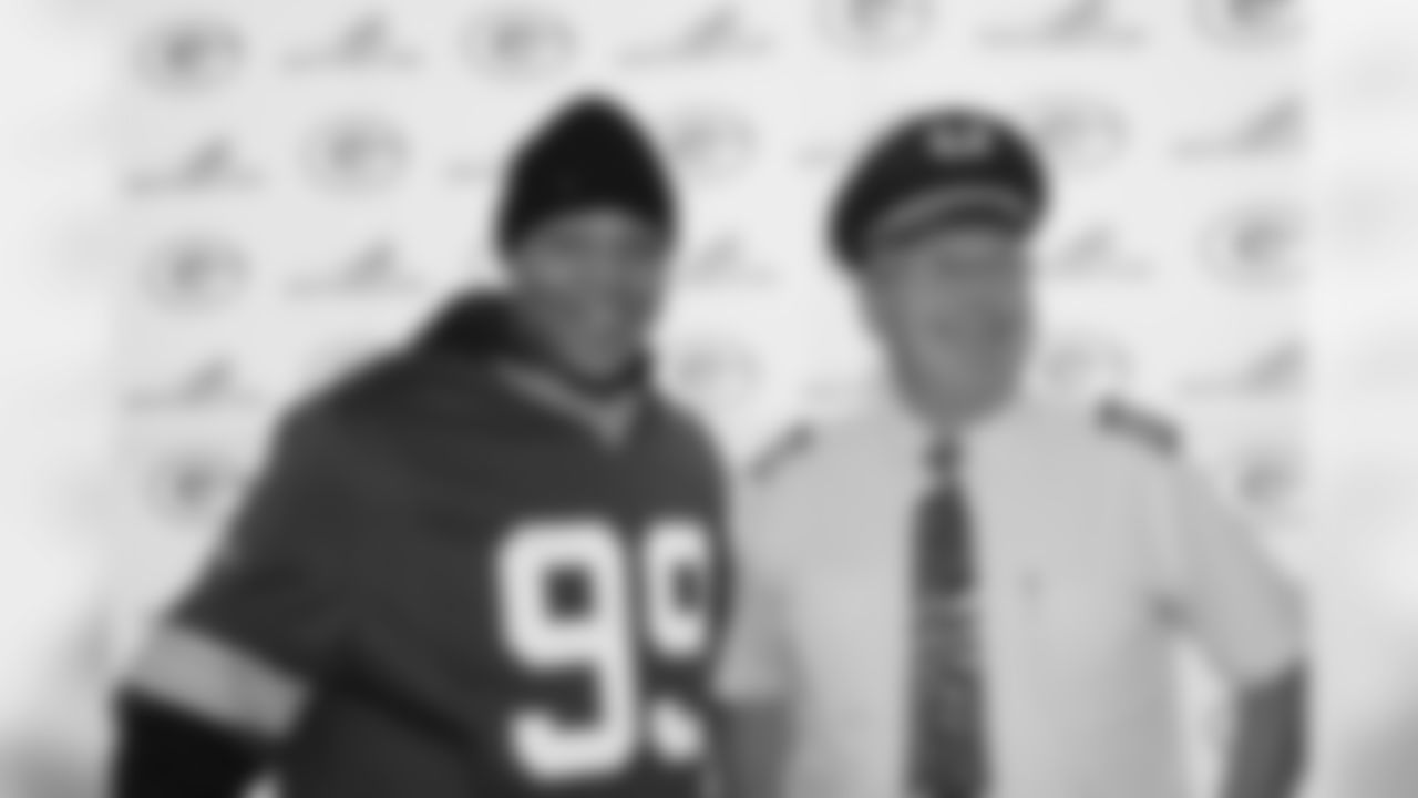 Packers defensive end Jerel Worthy working at the Milwaukee Southwest Airlines