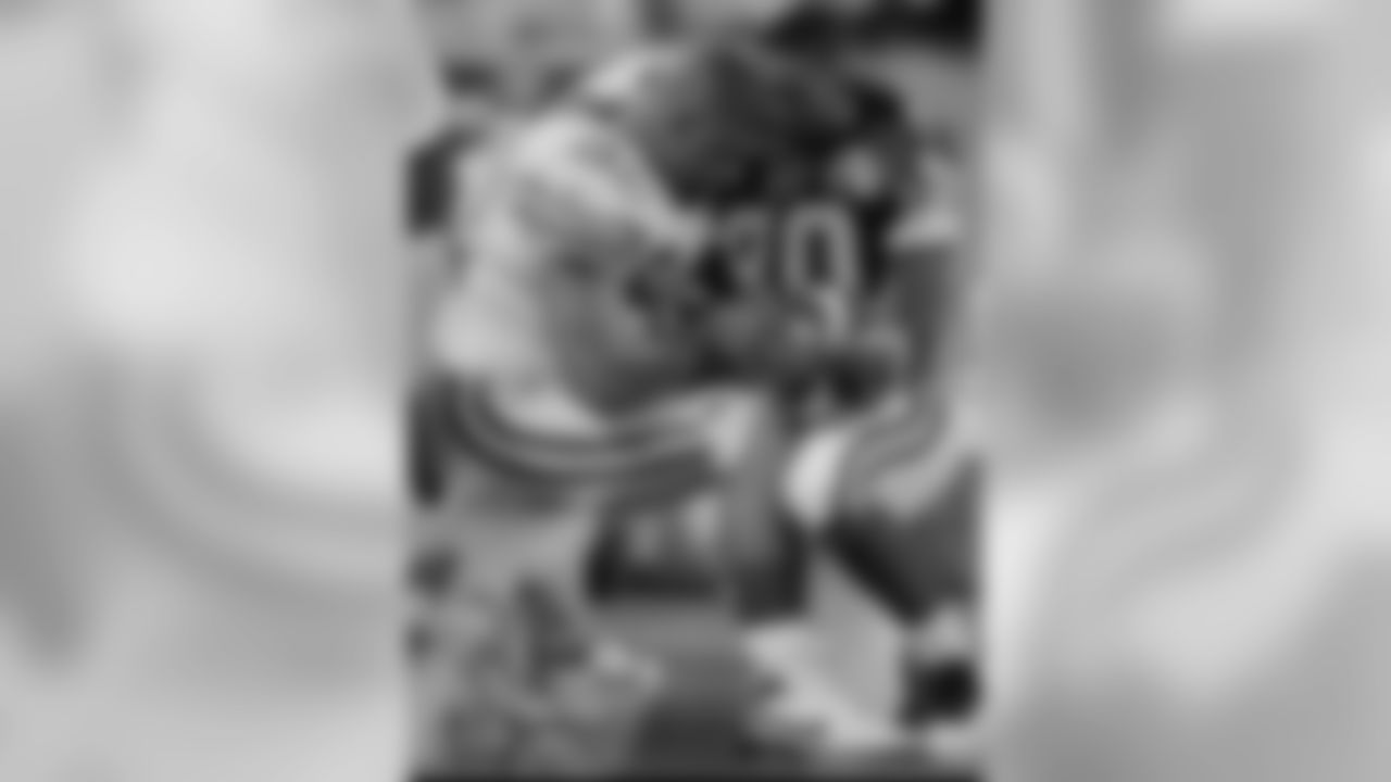 Photo Tribute To Reggie White