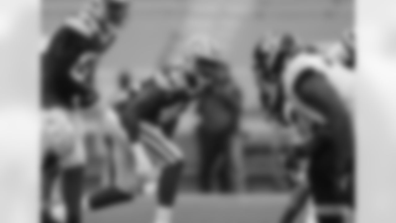 LB Oren Burks